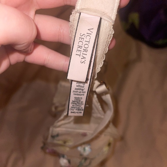 NWOT VS unlined wicked push up - Picture 6 of 7